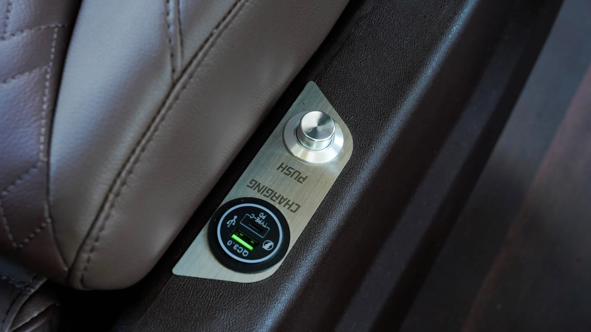 USB charging port — Cruizer 120-29
