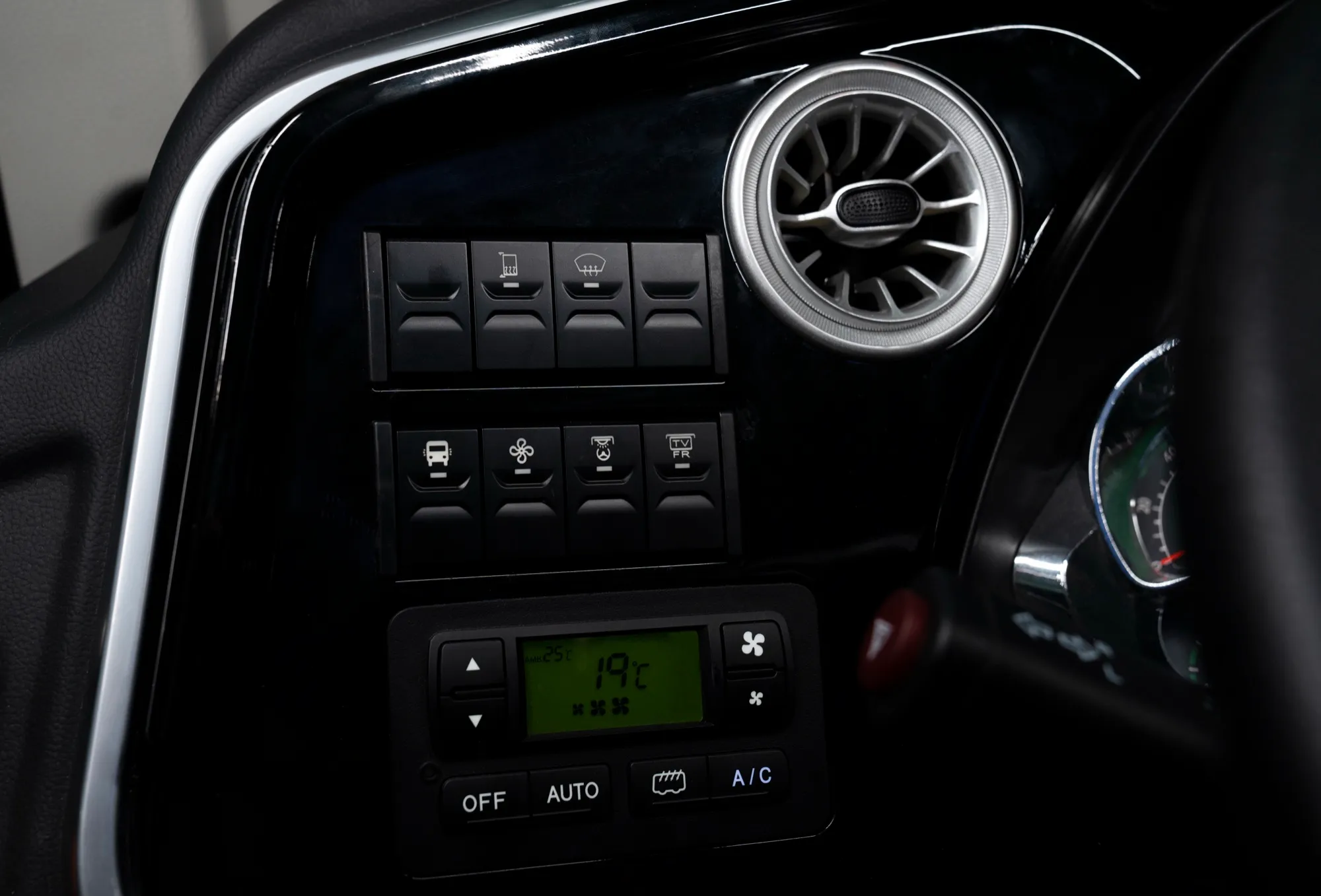 Driver controls — Cruizer 95
