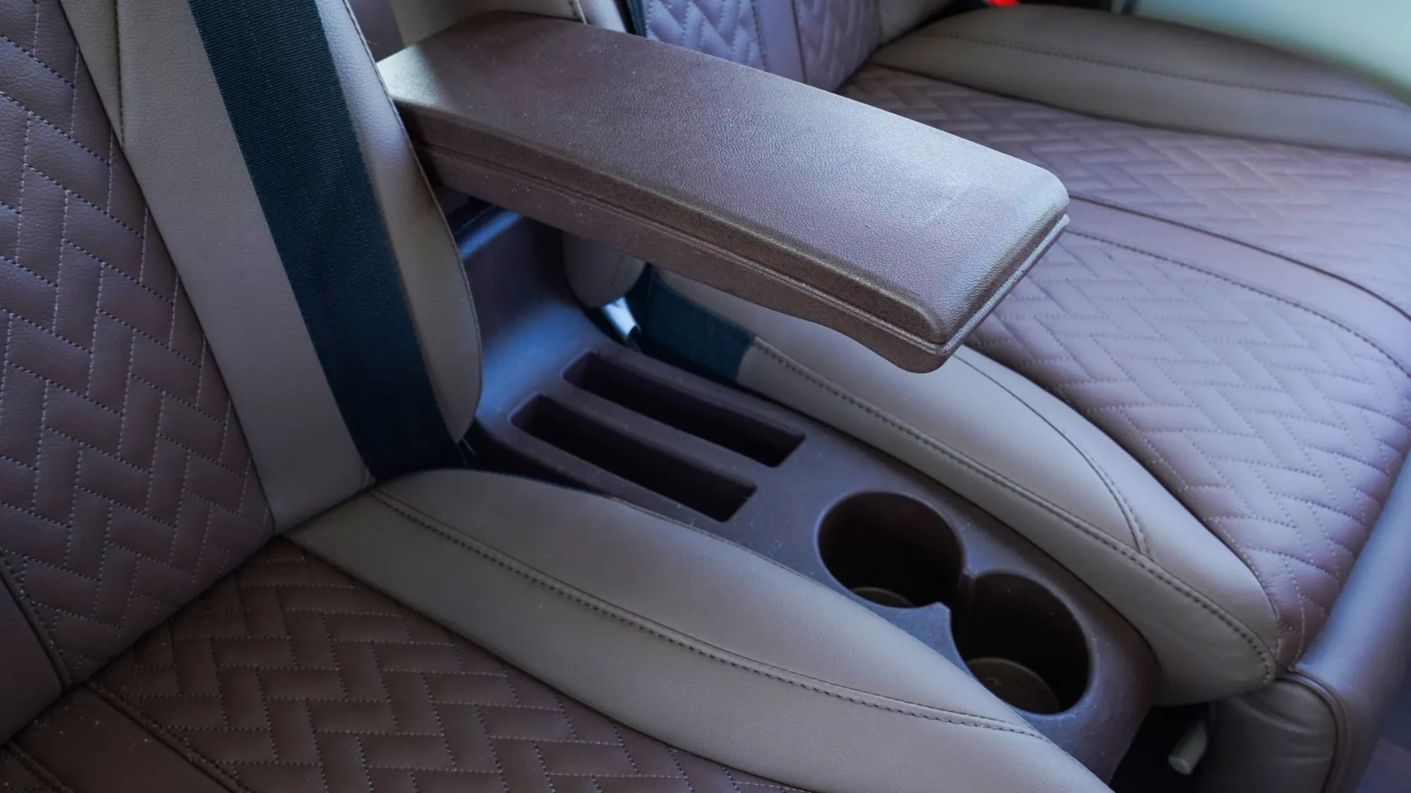 Cup holder — Cruizer 120-29