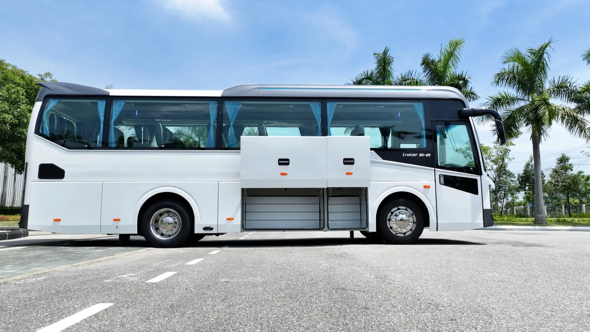 Luggage compartment — Cruizer 95