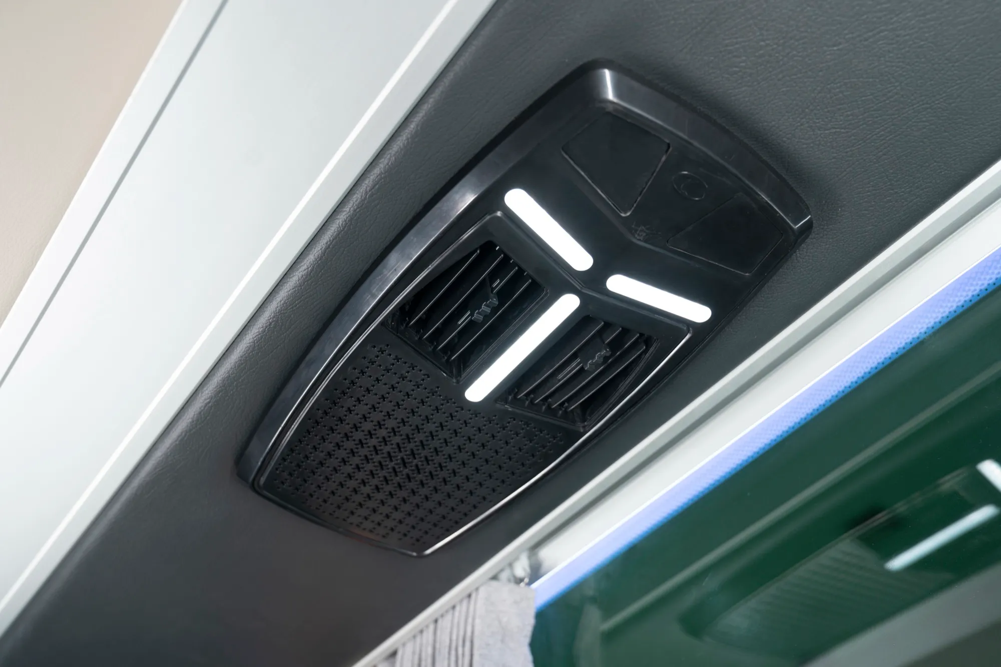 Individual reading light — Cruizer 81-29