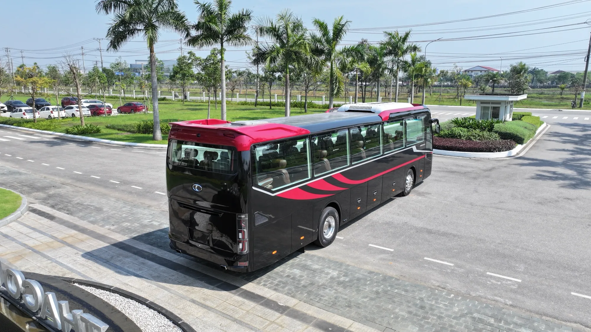 Exterior rear view — Cruizer 120-29
